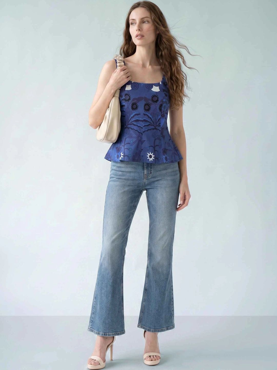 Vero Moda Women Bootcut High-Rise Light Fade Stretchable Jeans-picture-23