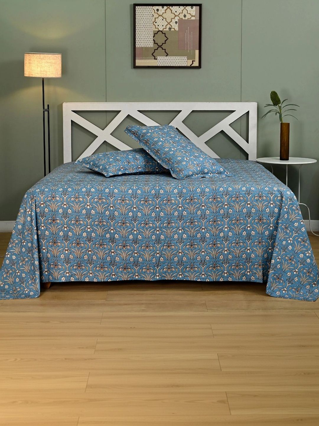 Ocean Home Store Blue & White Floral 200 TC King Bedsheet with 2 Pillow Covers-image-22