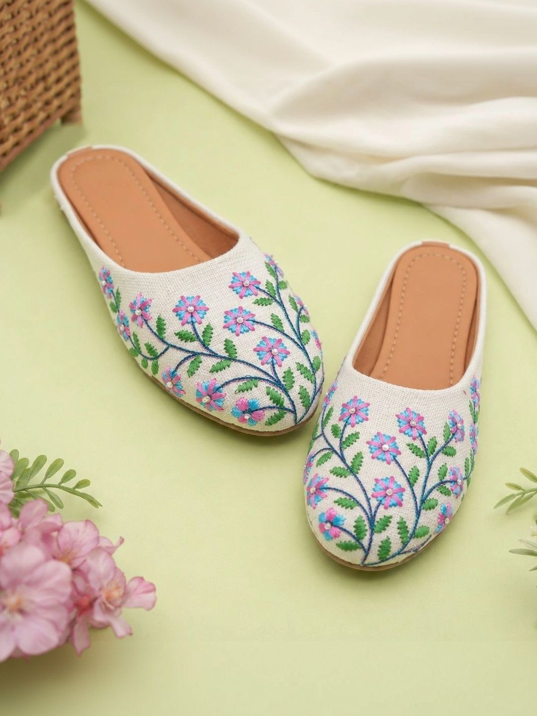 Moda Rapido Women Embellished Ethnic Mules with Embroidered Flats-picture-37