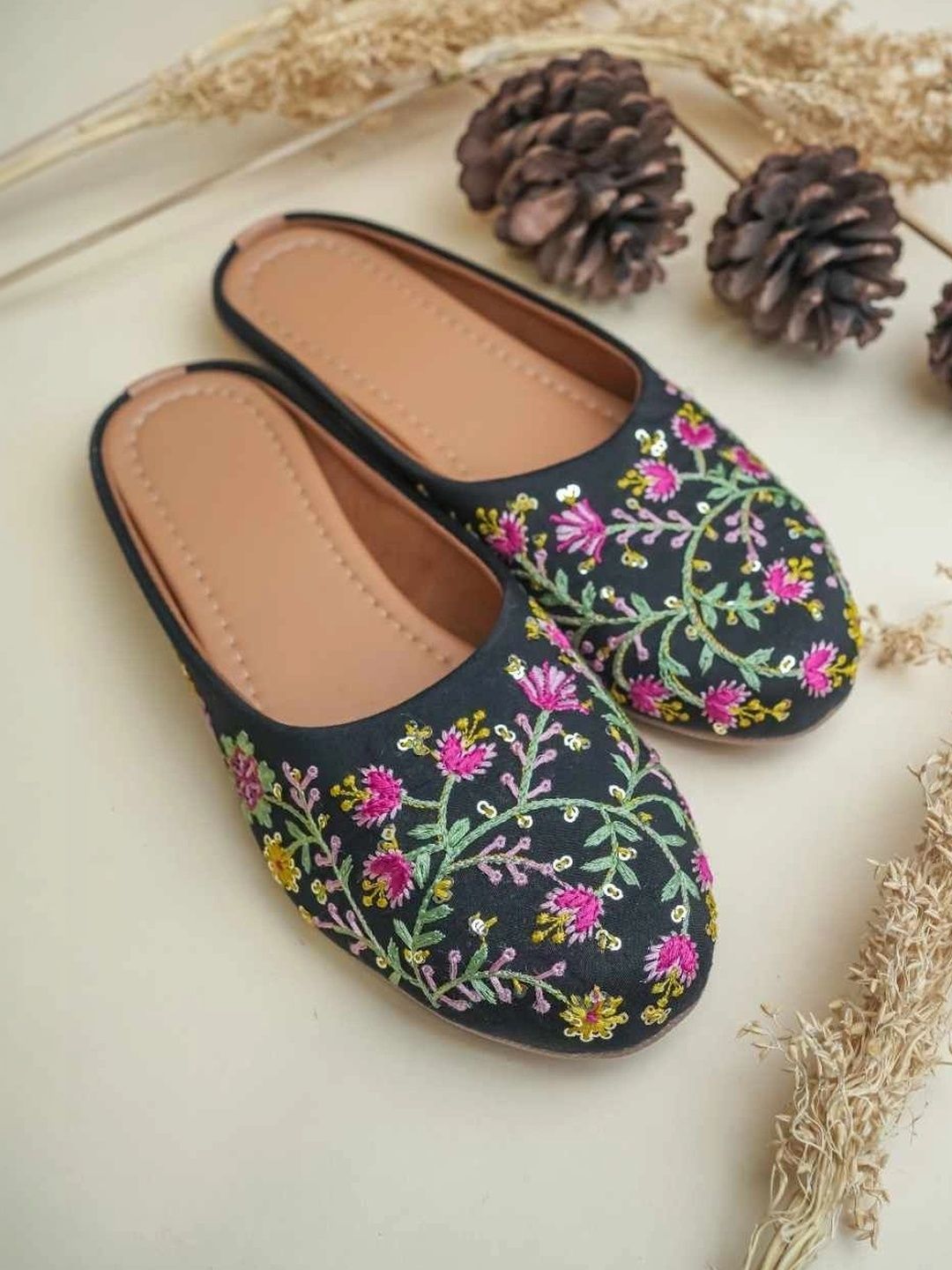 Moda Rapido Women Embellished Ethnic Mules with Embroidered Flats-picture-18