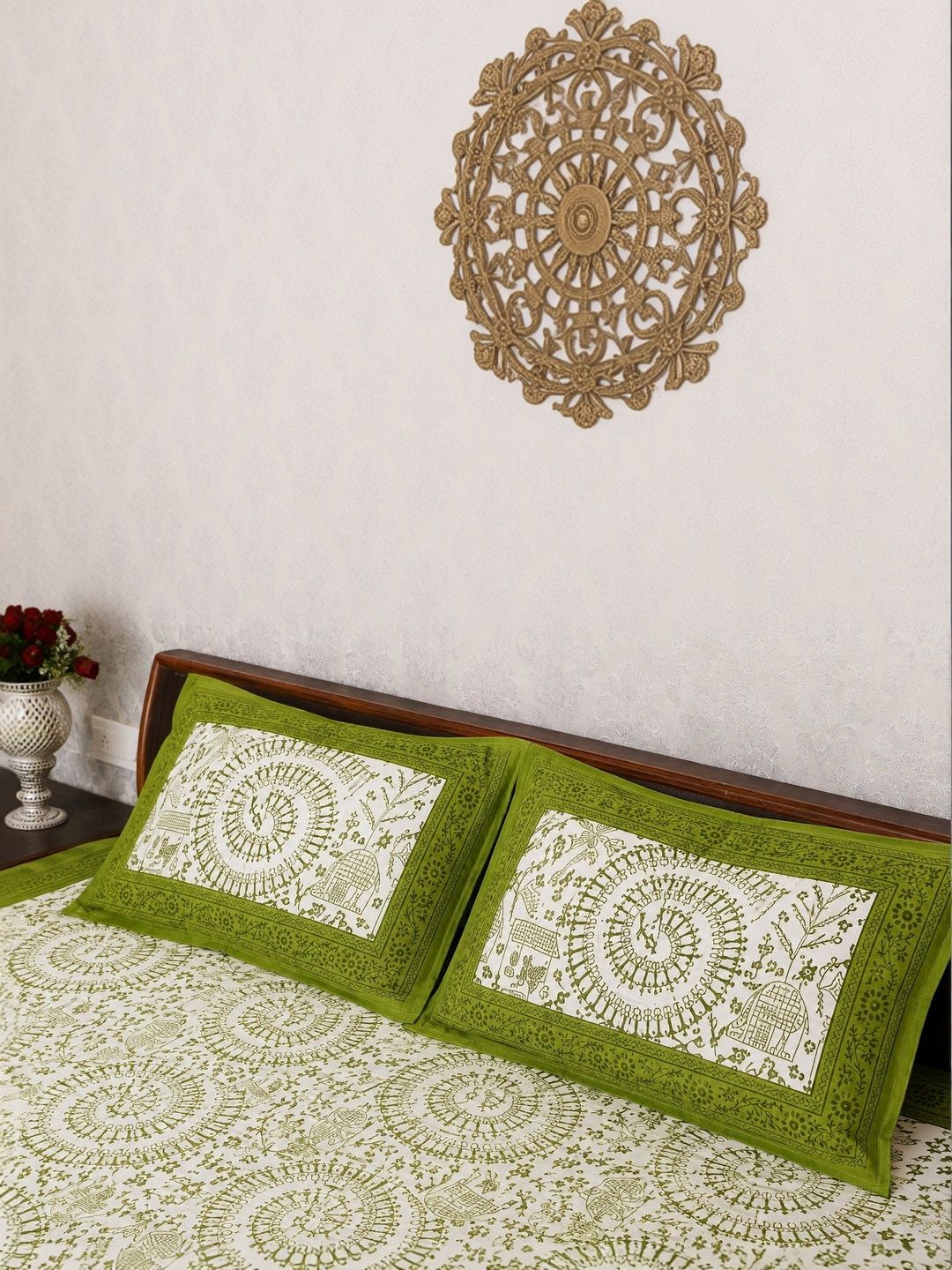 TIMELESS TRENDS Green 144 TC Bedsheet with 2 Pillow Covers-picture-42
