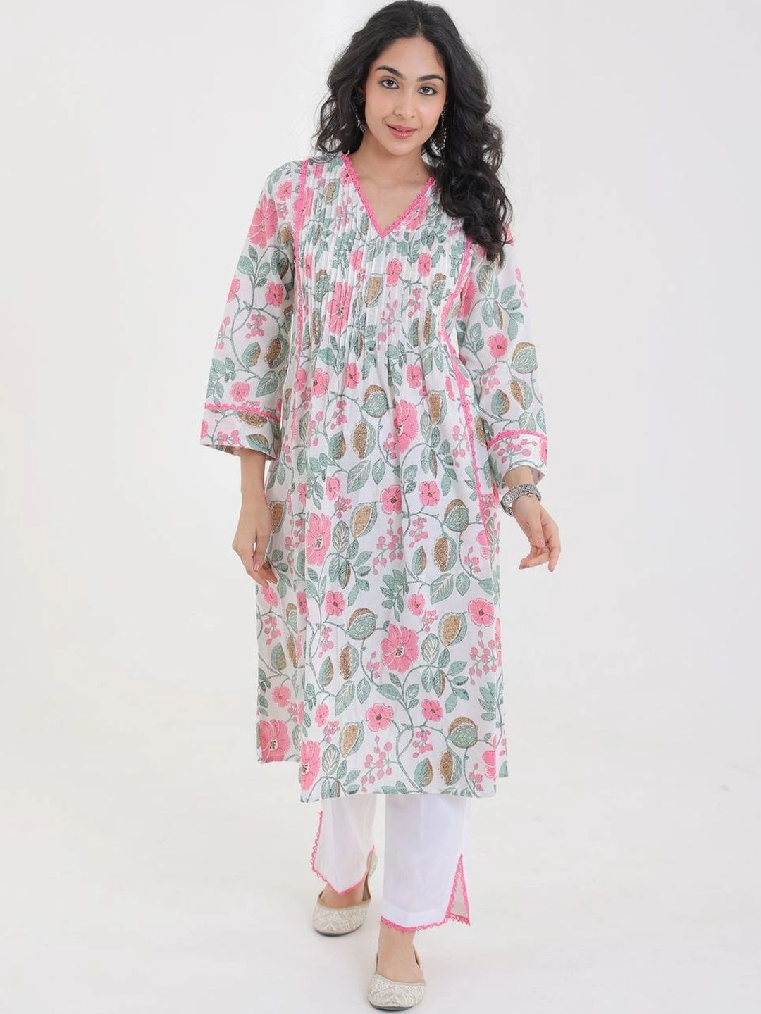 Chhaap tilak Floral Printed V-Neck Pure Cotton Handloom Kurti-picture-20