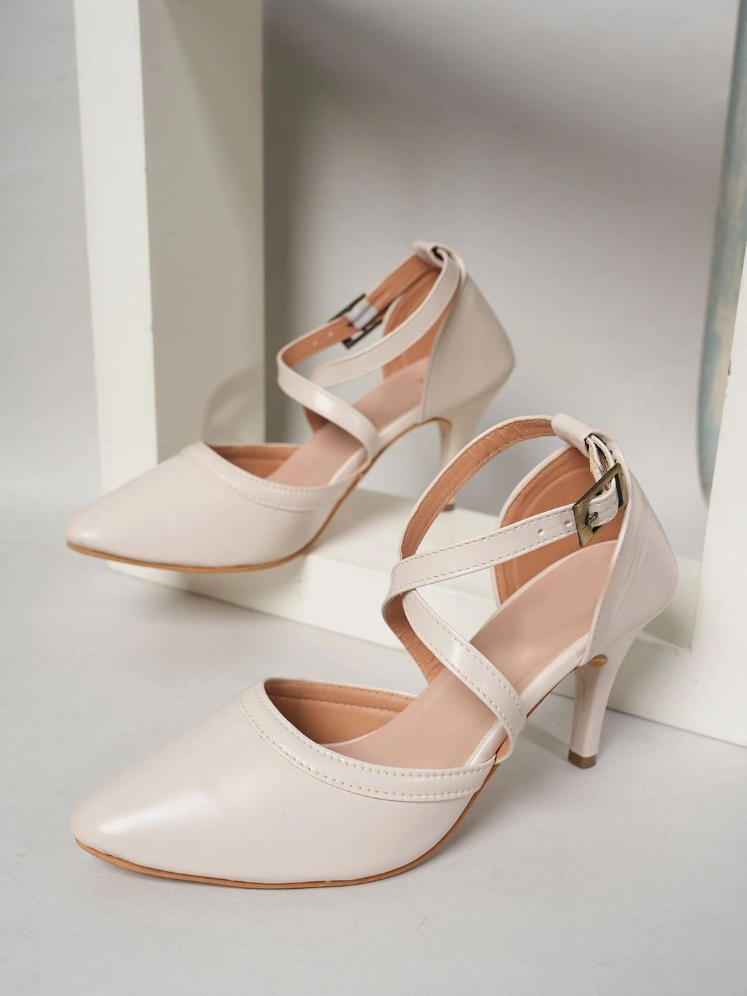 BELVE PARIS Slim Heeled Pumps with Buckles-picture-27