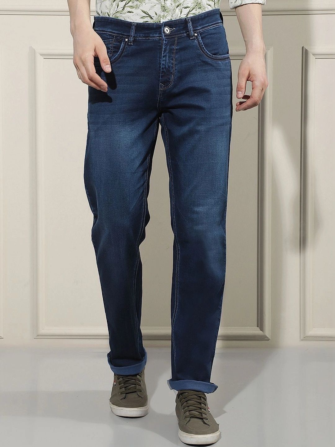 Crimsoune Club Men Straight Fit Mid-Rise Low Distress Light Fade Stretchable Jeans-picture-37