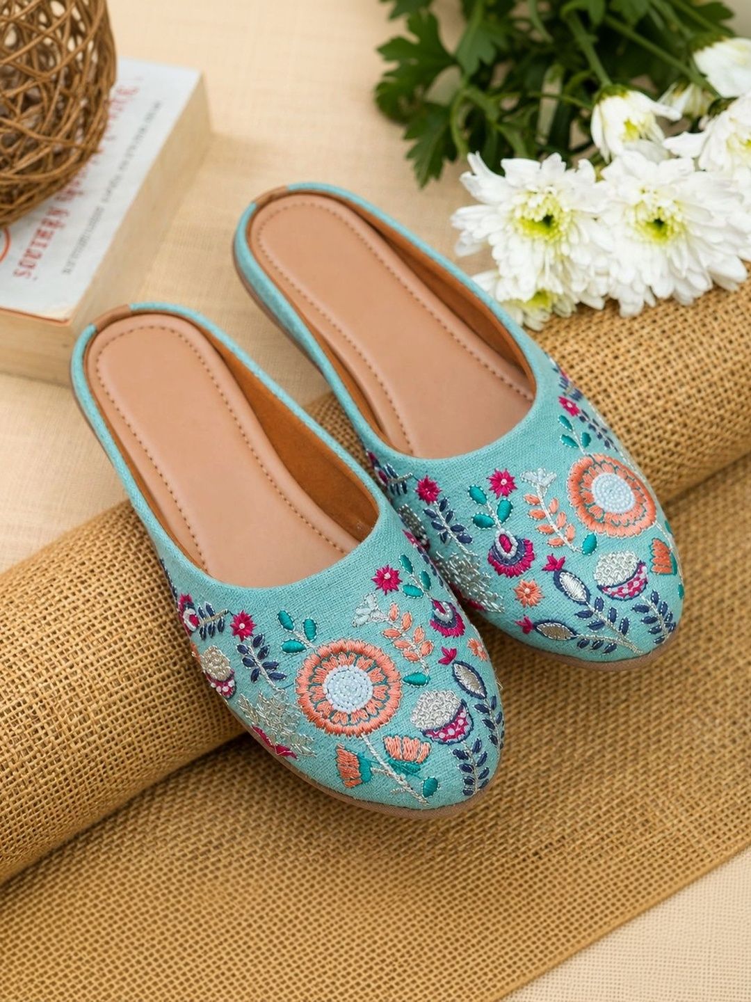 Moda Rapido Women Embellished Ethnic Mojaris with Embroidered Flats-picture-16