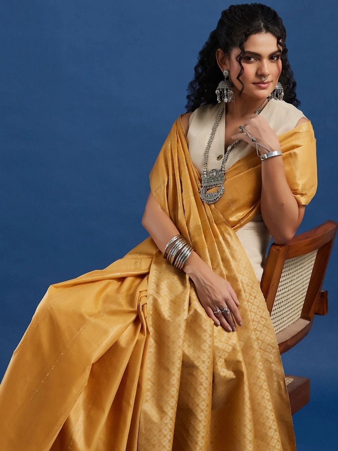 Taavi Woven Design Silk Blend Handloom Saree-picture-30