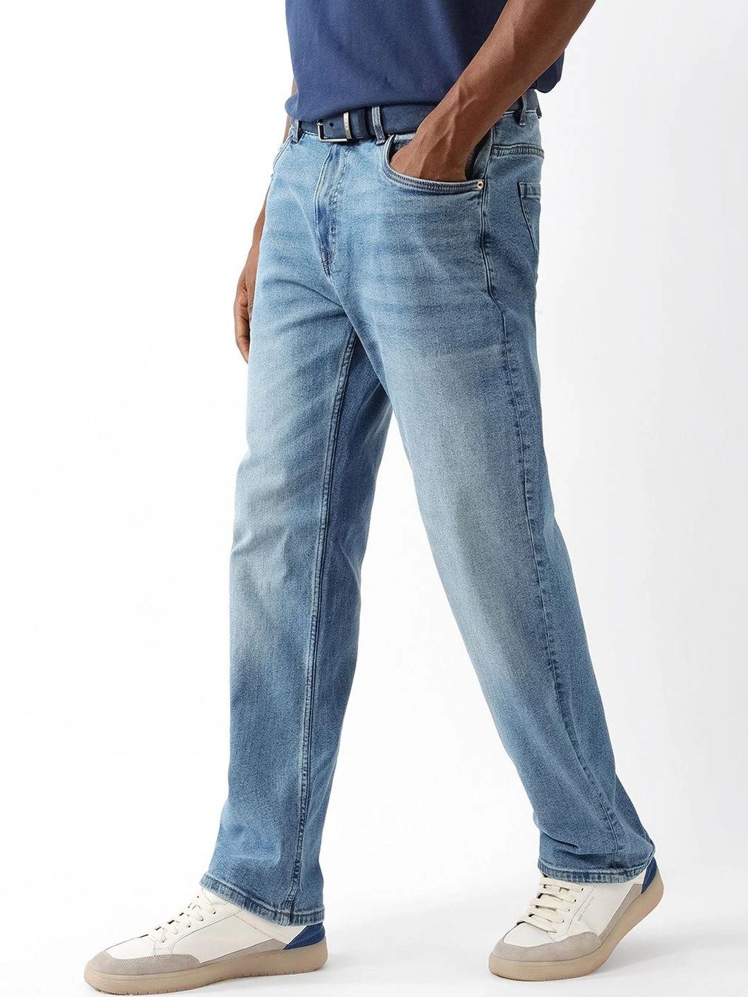 THE BEAR HOUSE Men Straight Fit Mid-Rise Low Distress Light Fade Stretchable Jeans-picture-35