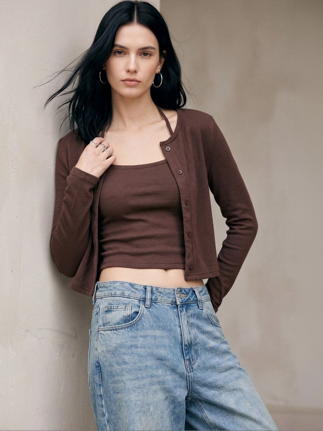 Outzidr Halter Neck Crop Top-picture-13