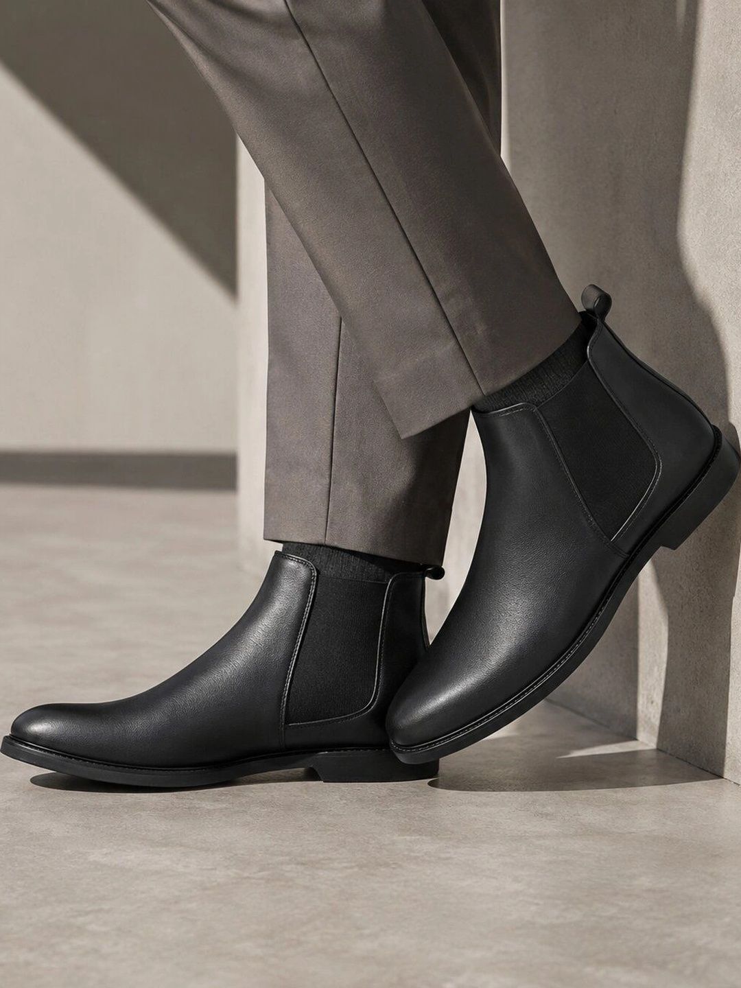 The Roadster Lifestyle Co Men Round Toe Chelsea Boots-picture-47