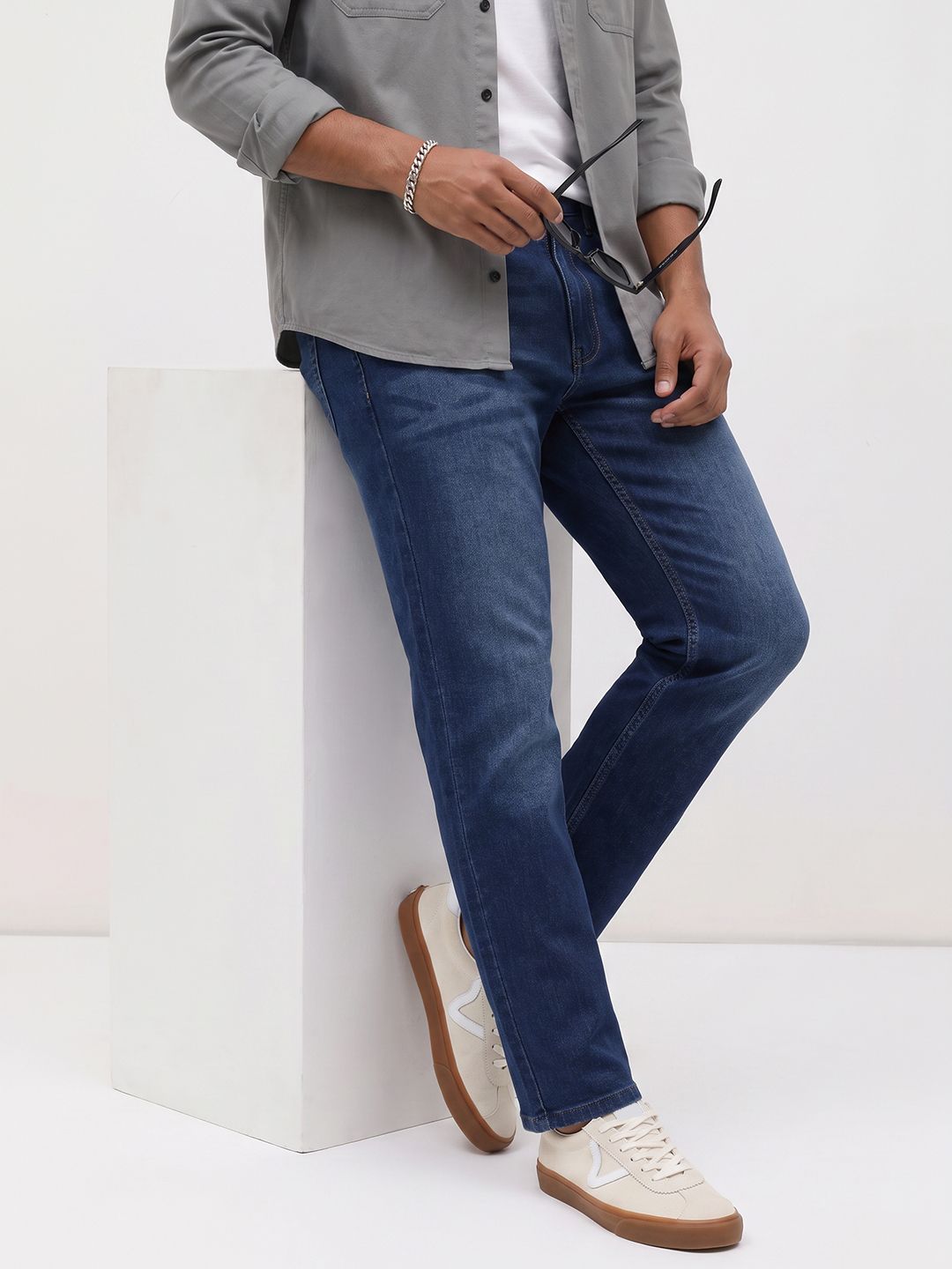 The Roadster Life Co. Men Slim Fit Light Fade Stretchable Jeans-picture-20