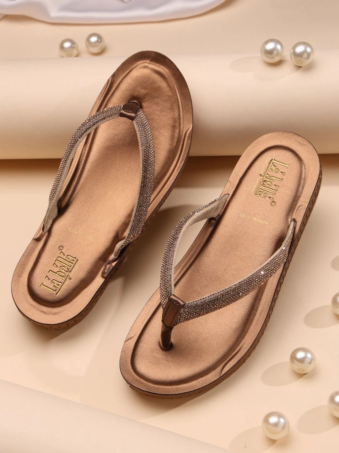 La bella Women Embellished Open Toe Flats-image-14