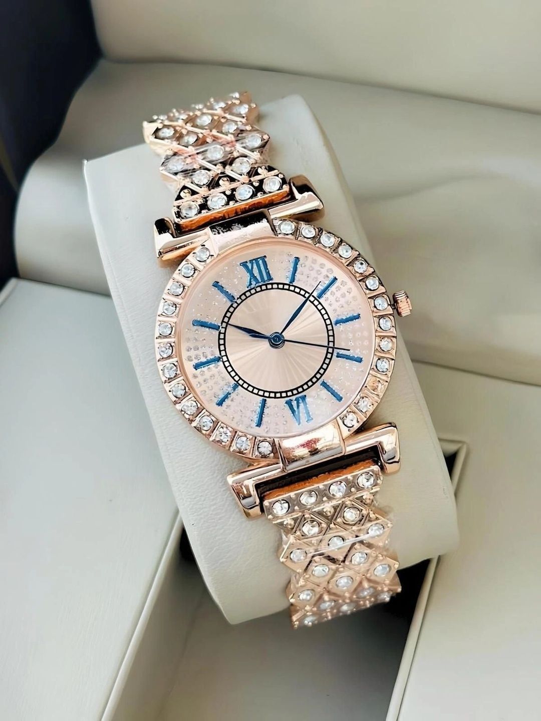 EVRGLOW Girls Embellished Dial & Stainless Steel Bracelet Style Straps Analogue Watch-picture-14