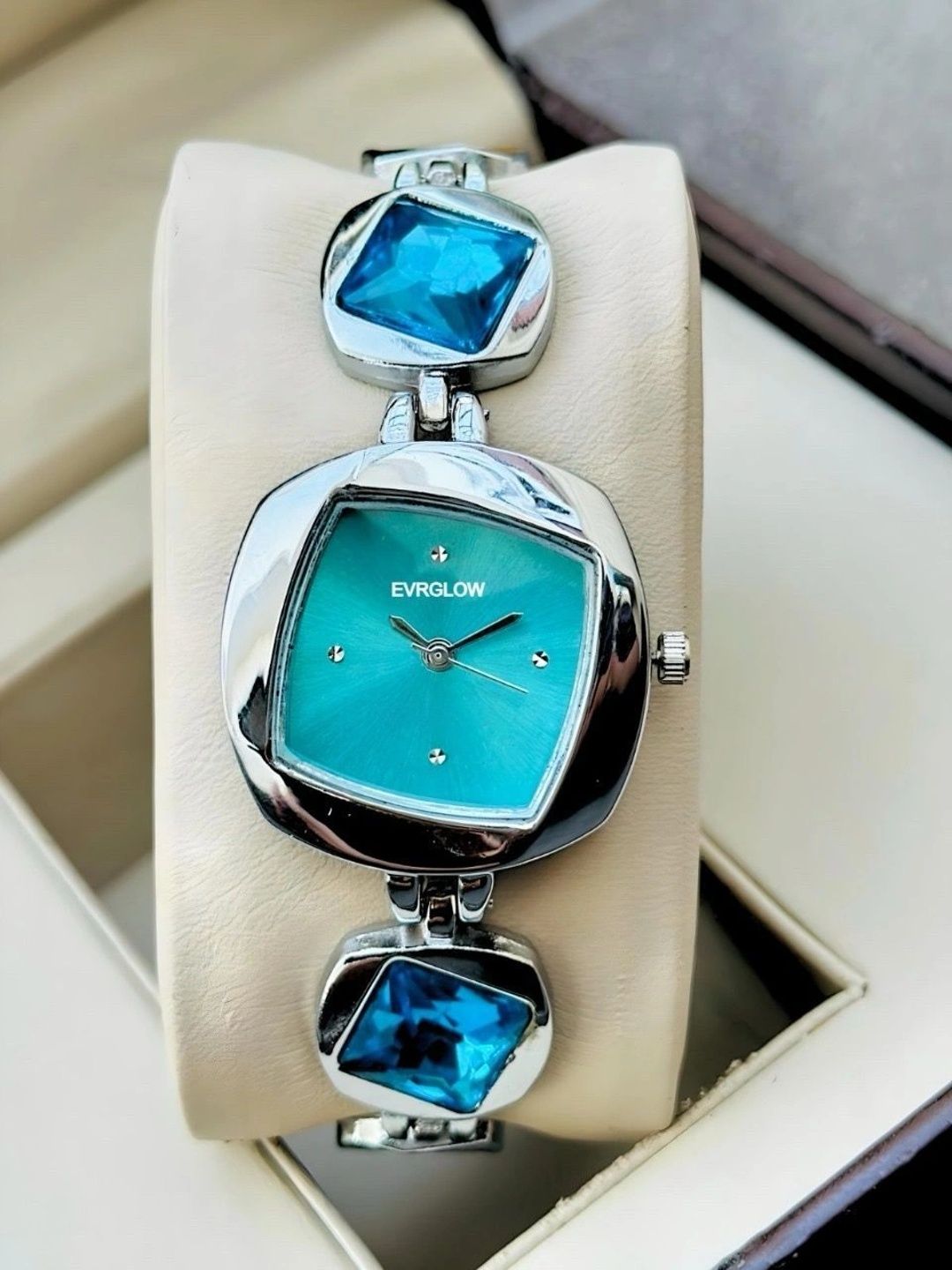 EVRGLOW Girls Dial & Stainless Steel Bracelet Style Straps Analogue Watch DRW-27_BLUE-picture-23