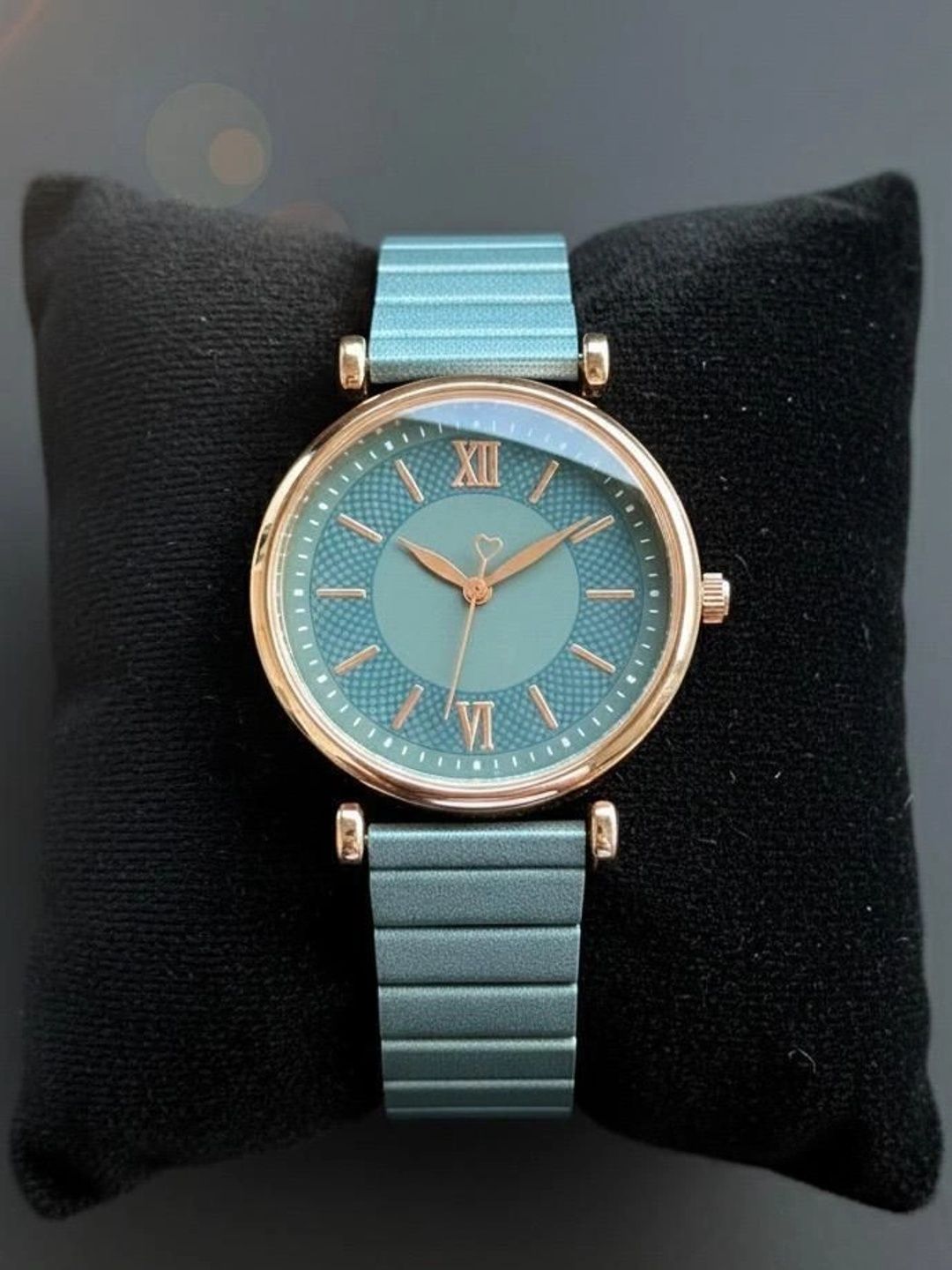 EVRGLOW Women Patterned Dial & Stainless Steel Bracelet Style Straps Analogue Watch ERW-38-BLUE-image-16
