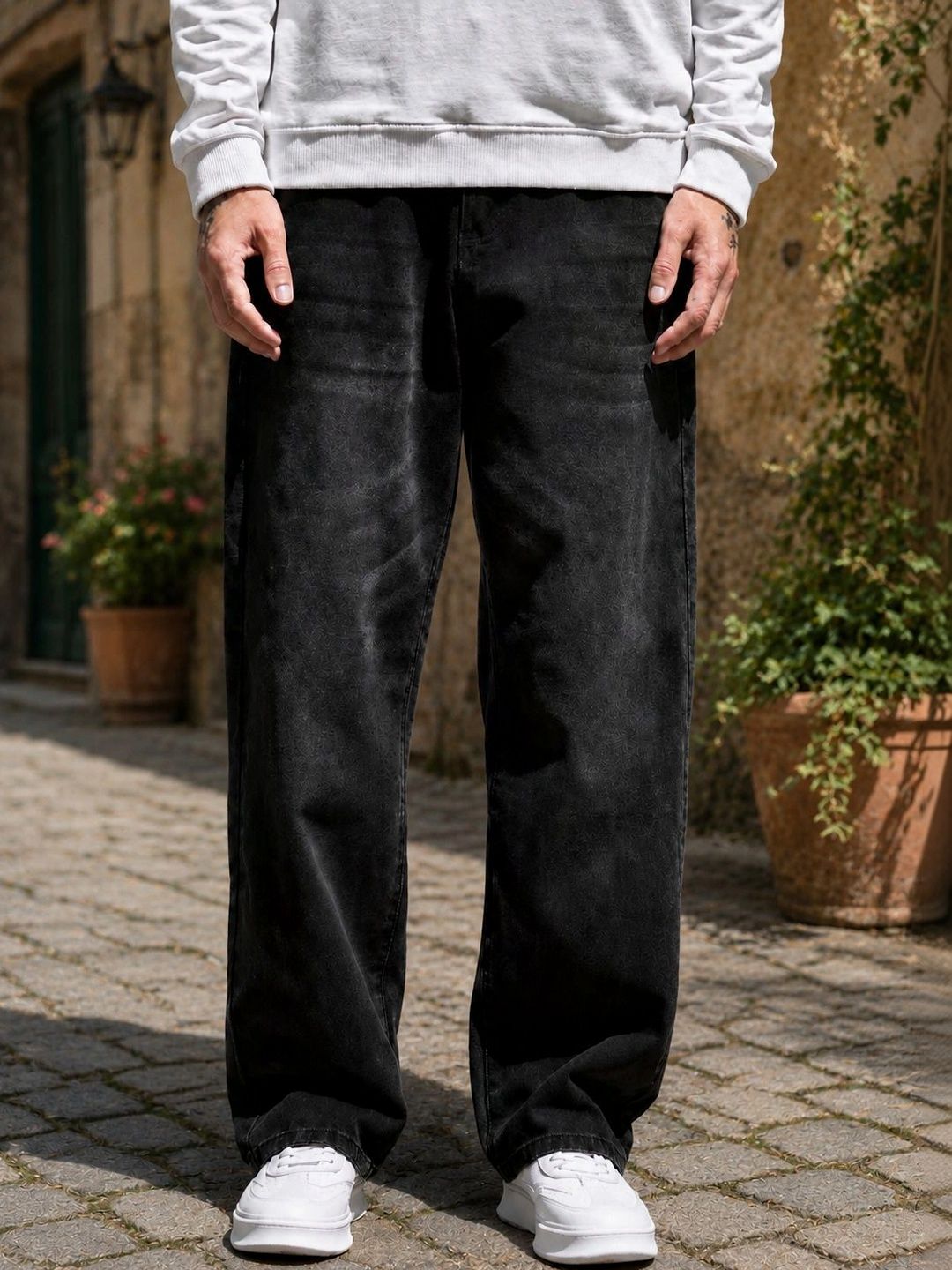 BLUVORA Men Relaxed Fit Mid-Rise Low Distress Stretchable Jeans-picture-11
