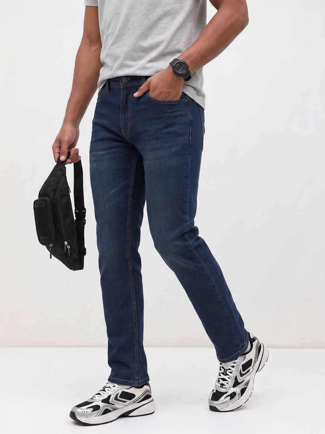The Roadster Life Co. Men Slim Fit Light fade Jeans-image-40