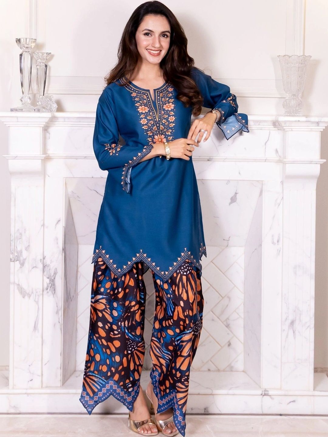 HOUSE OF KARI Women Floral Printed Regular Pure Cotton Kurta with Trousers-picture-14