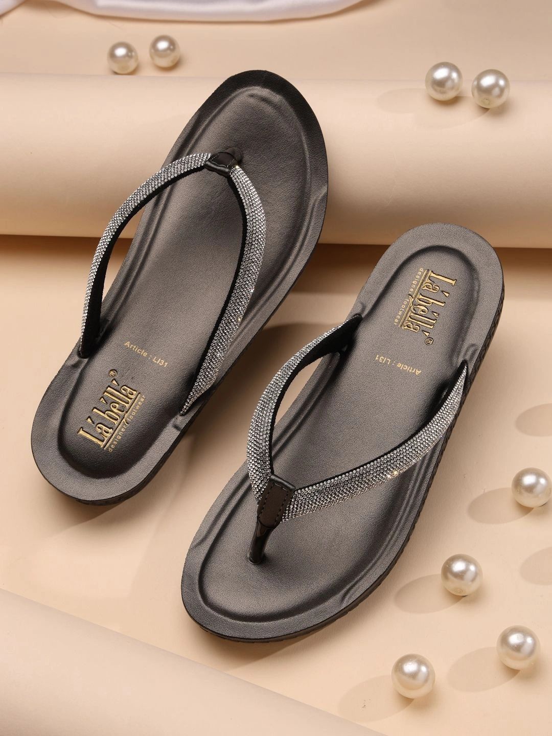 La bella Women Embellished Open Toe Flats-image-3