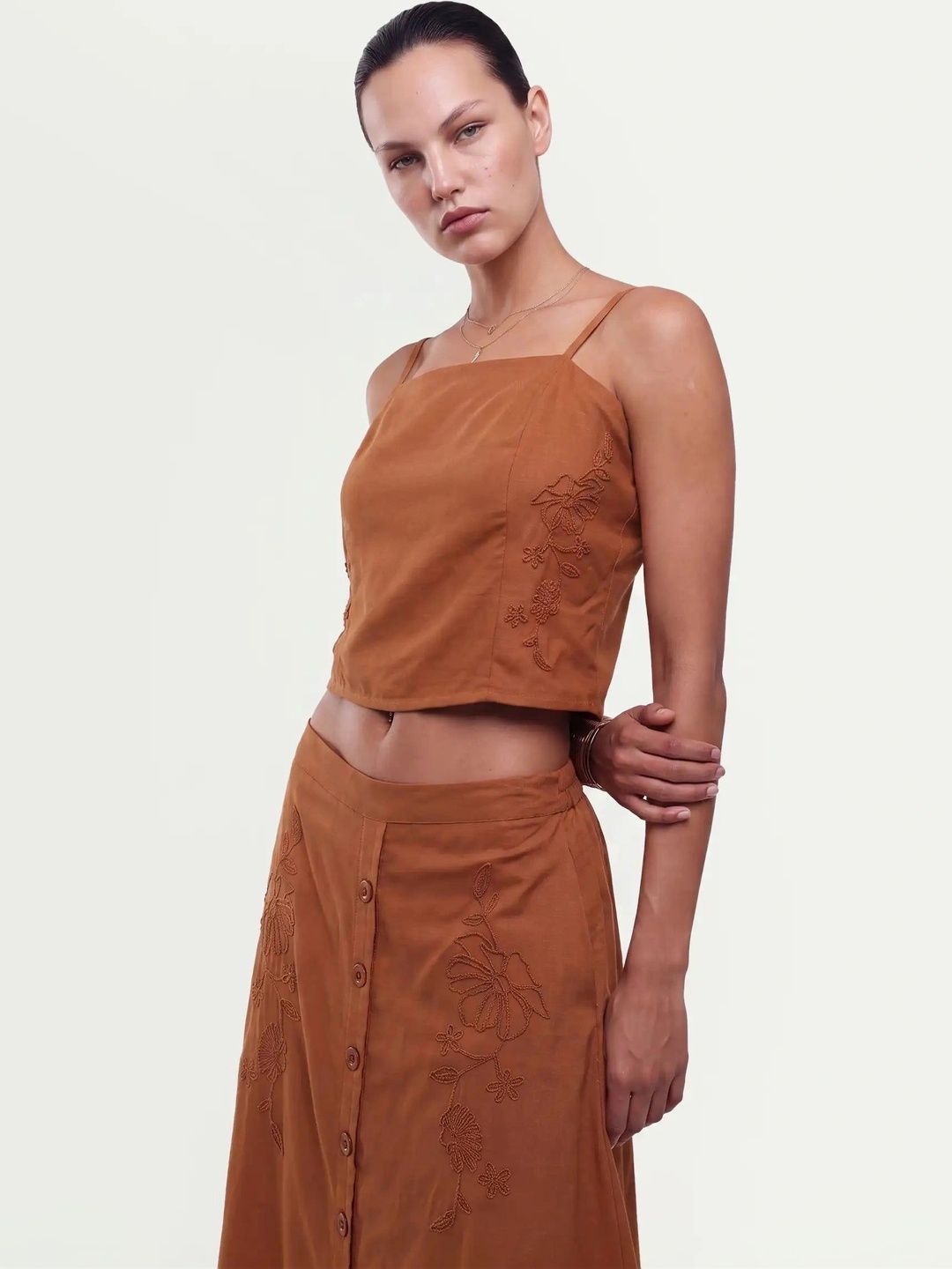 RAREISM Floral Embroidered Crop Top-picture-47