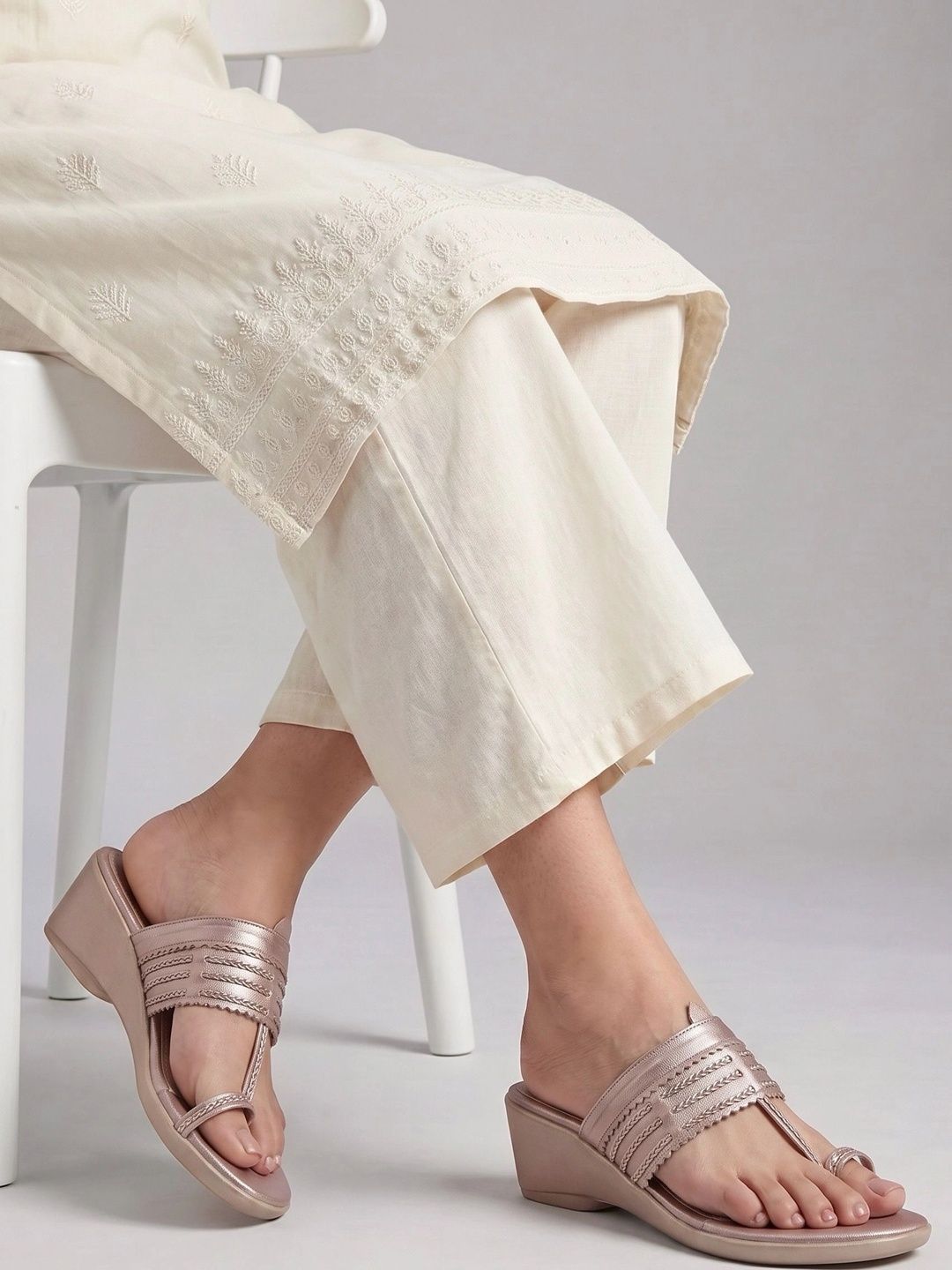 IKAGI Textured Wedge Sandals-picture-28