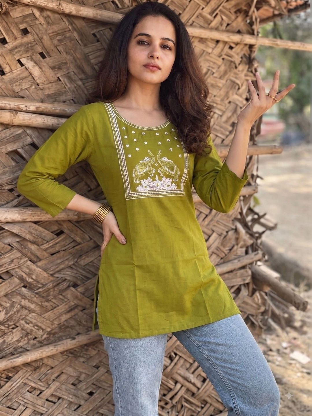 HOUSE OF AXI Ethnic Motifs Embroidered Thread Work Pure Cotton Thread Work Kurti-picture-35
