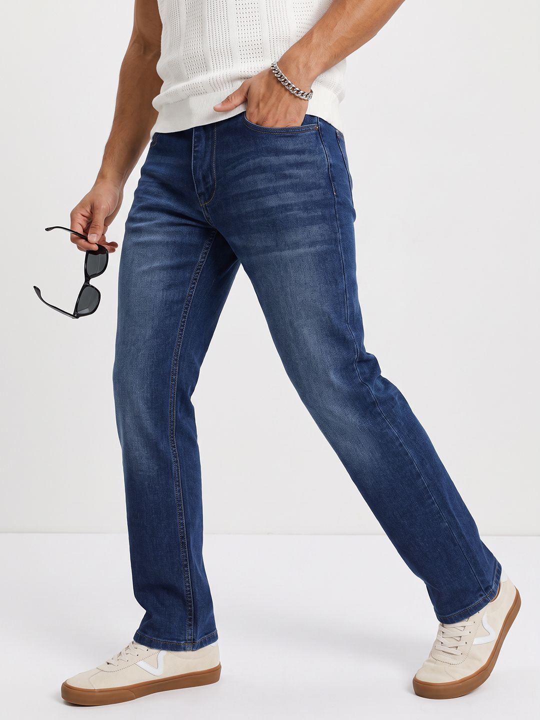 The Roadster Life Co. Men Slim Fit Light Fade Stretchable Jeans-picture-38