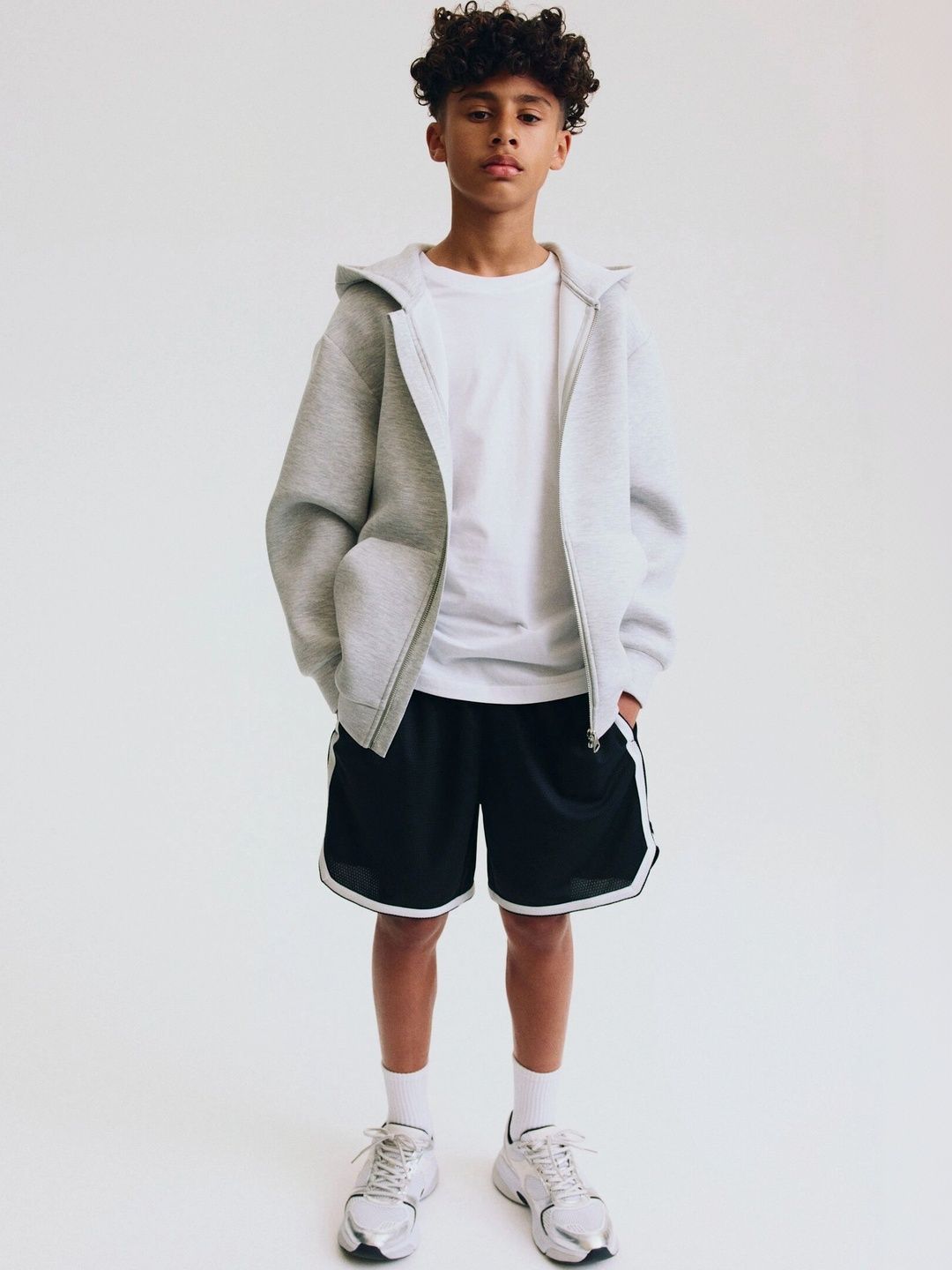 H&M MOVE Boys Training or Gym Sports Shorts-picture-35
