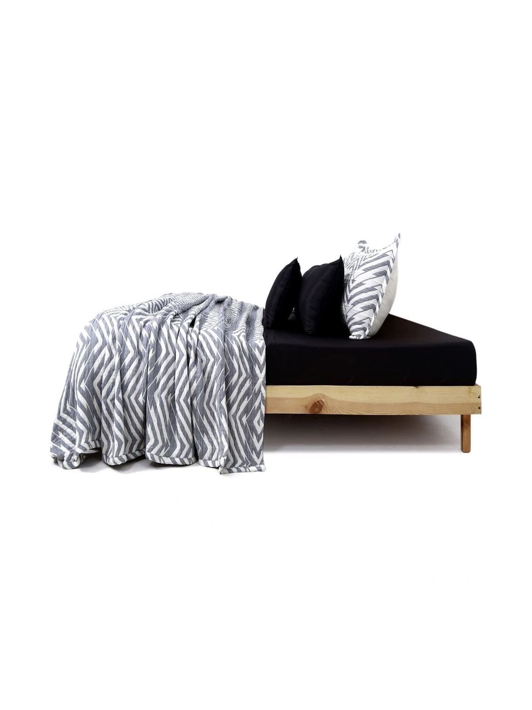 Zarf Grey & Off White Geometric Microfiber AC Room 300 GSM Quilt-picture-4