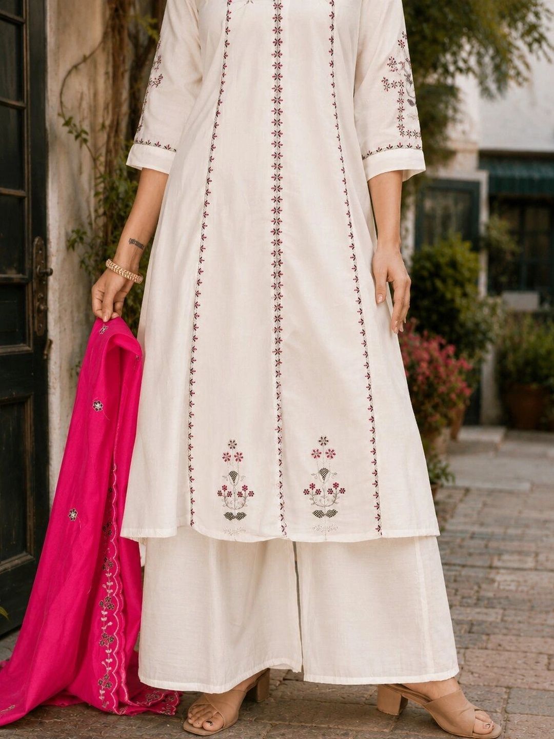 Dropped Ethnic Motifs Embroidered Thread Work Thread Work Kurti-picture-21