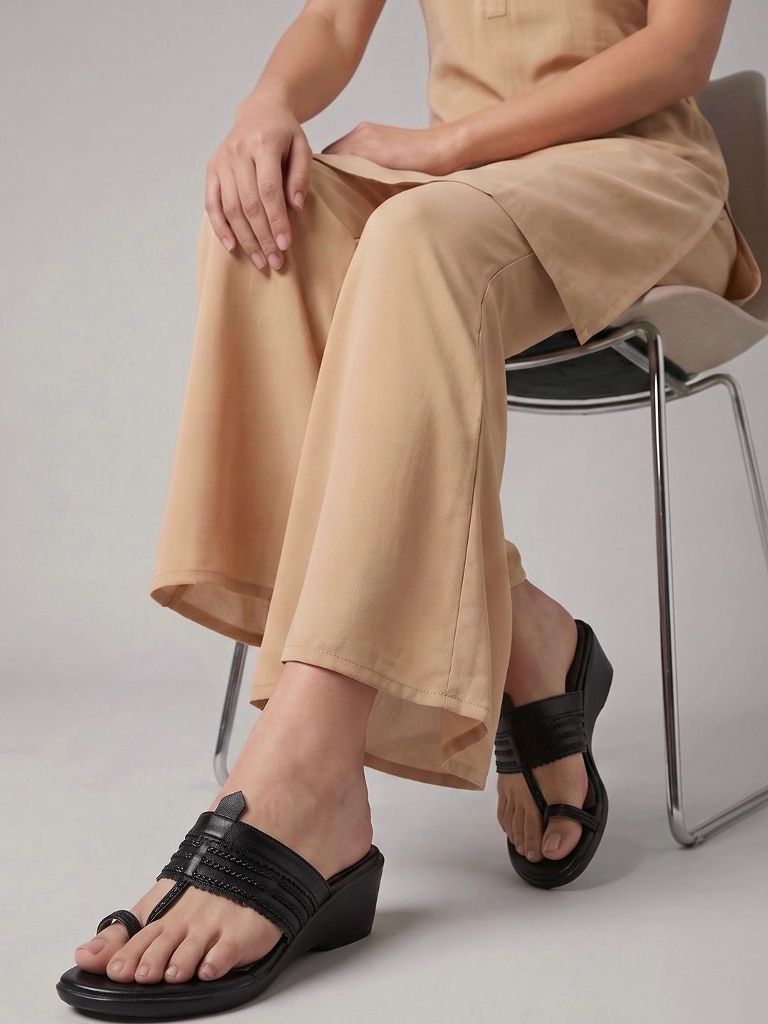 IKAGI Textured Wedge Sandals-picture-37