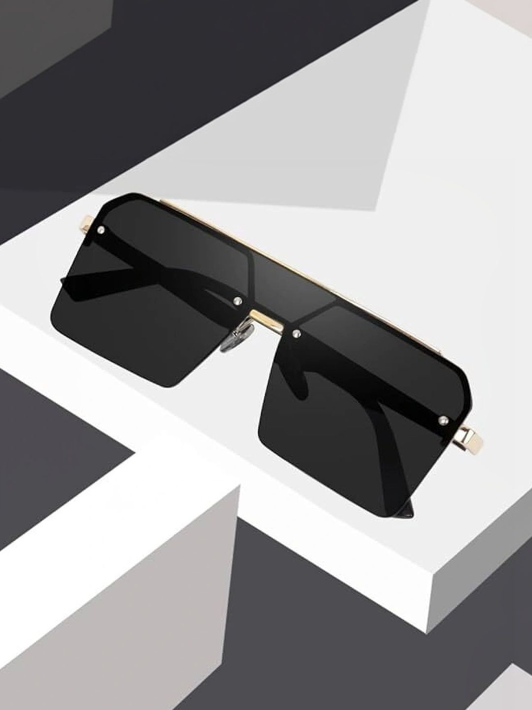 AKAYI Unisex Black Lens & Gold-Toned Rectangle Sunglasses with-image-4