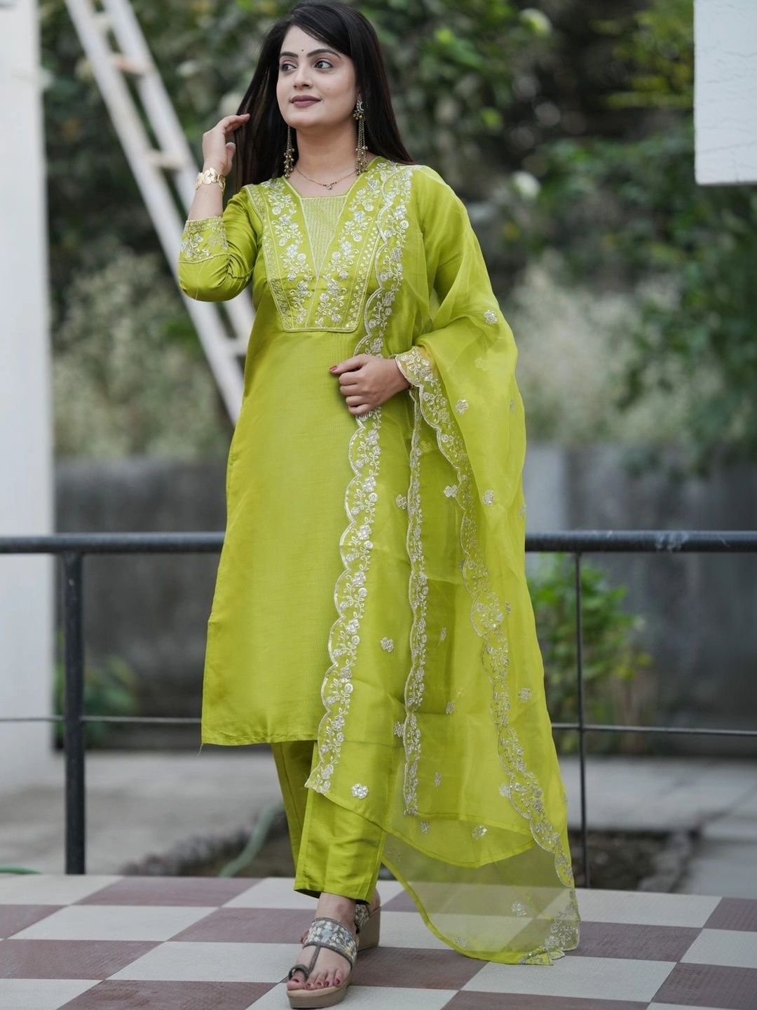 Chandbaali Women Ethnic Motifs Embroidered Regular Thread Work Kurta with Trousers & With Dupatta-picture-13