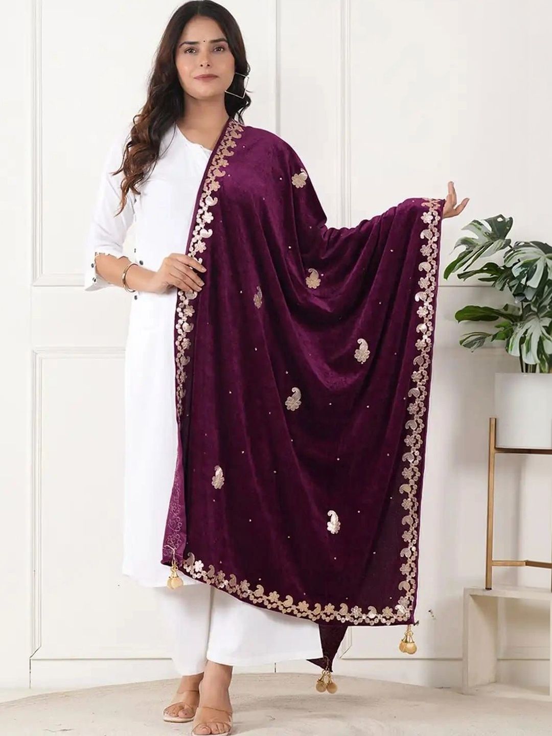 URBAN KANYA Ethnic Motifs Velvet Dupatta with Gotta Patti-picture-48