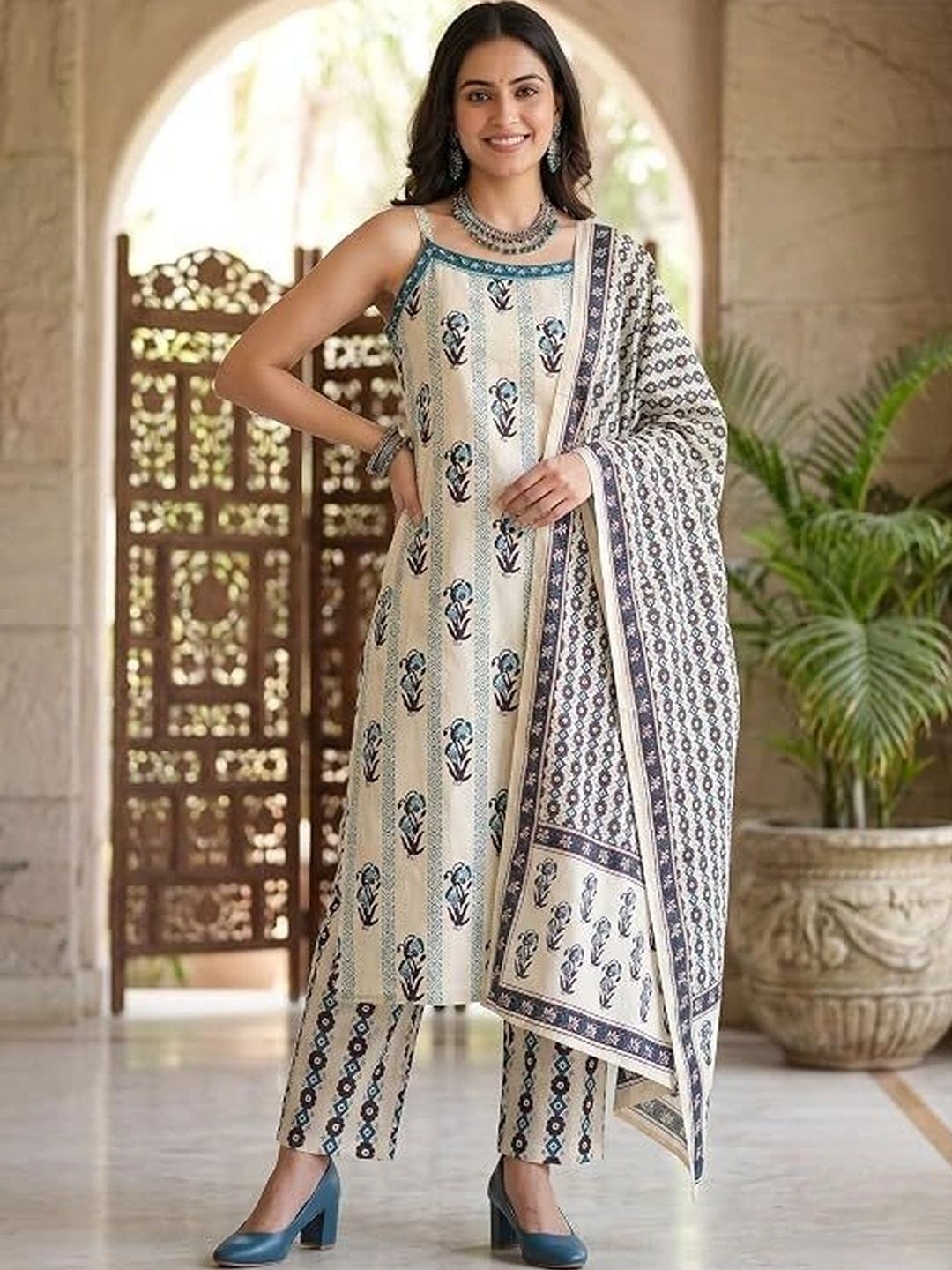 House of Daga Women Floral Printed Regular Pure Cotton Kurti with Trousers & With Dupatta-picture-21