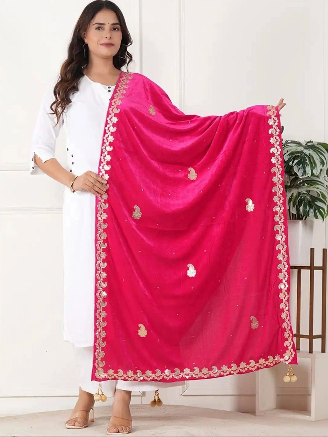 URBAN KANYA Ethnic Motifs Velvet Dupatta with Gotta Patti-picture-32