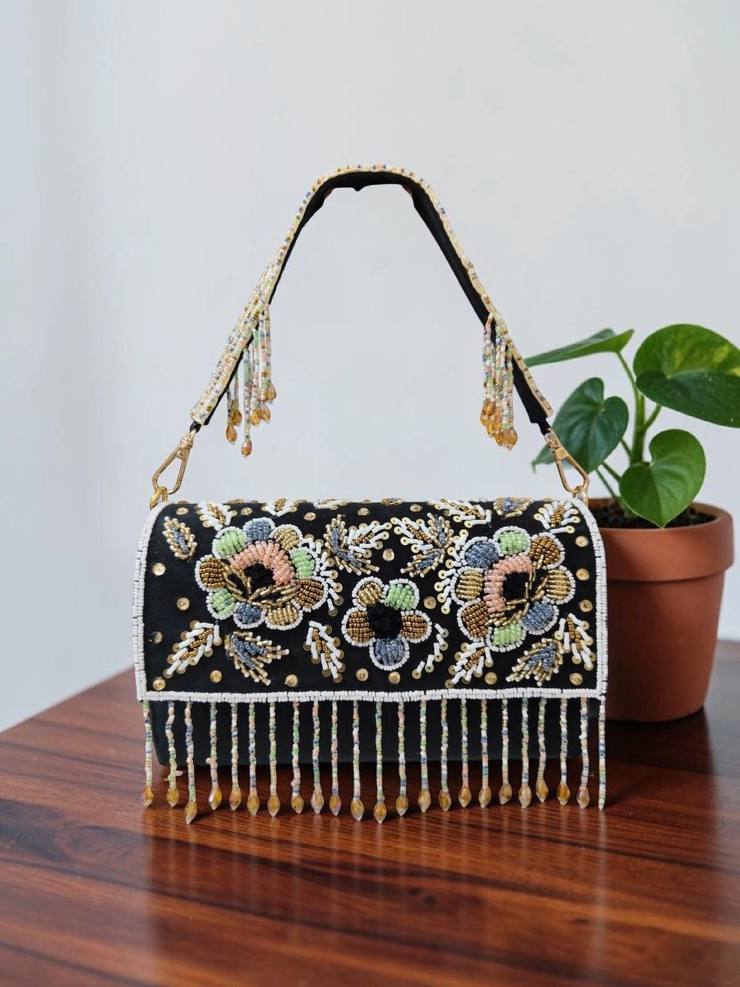 Naizoo Embroidered Embellished Box Clutch-picture-43