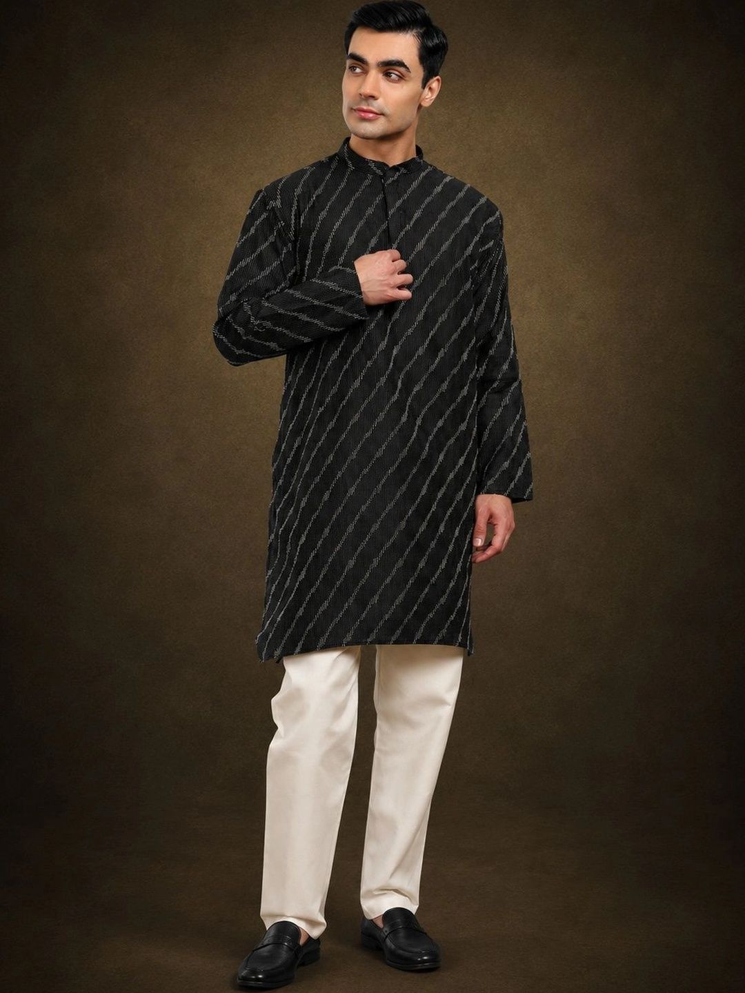 ADHIRAJAN Men Printed Regular Pure Silk Kurta with Trousers-picture-29