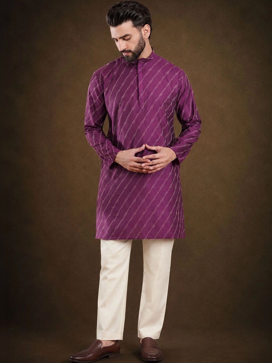 ADHIRAJAN Men Leheriya Printed Kurta-picture-32