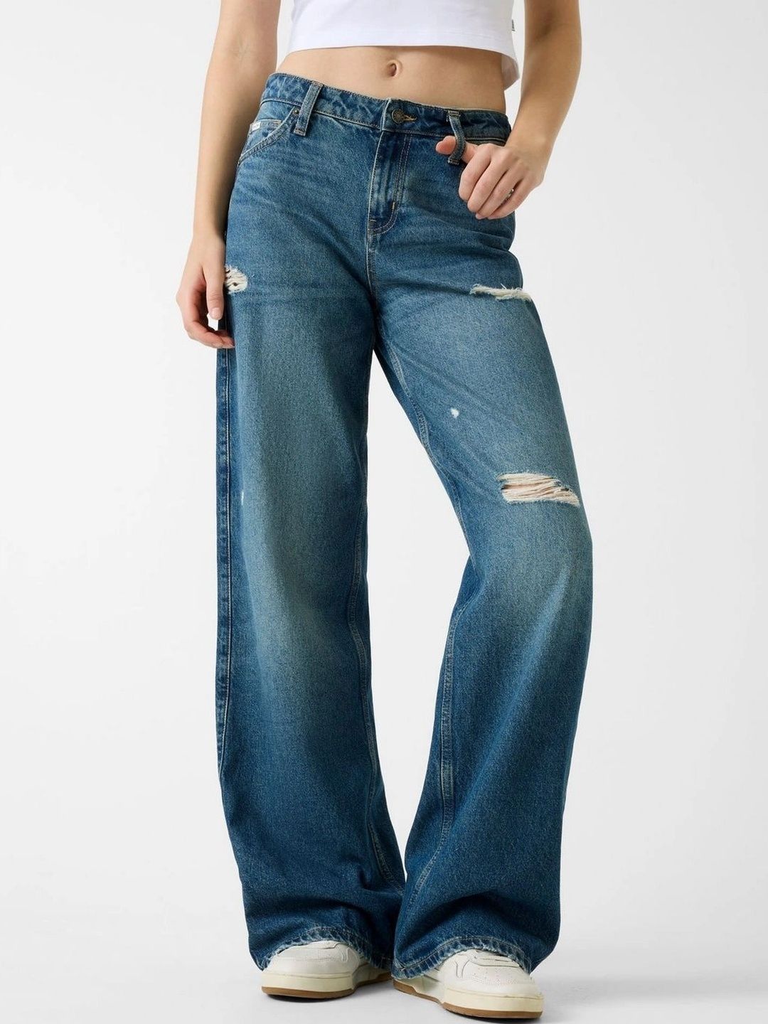 GUESS Jeans Women Relaxed Fit Mid-Rise Mildly Distressed Light Fade Jeans-image-46