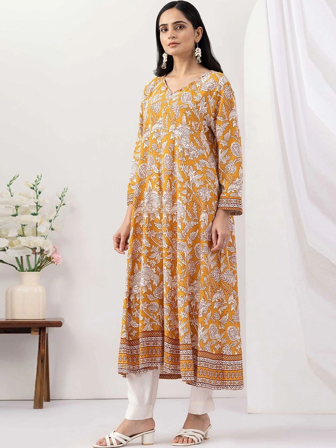 Mustard Floral Printed V-Neck Tiered Kurti-picture-26