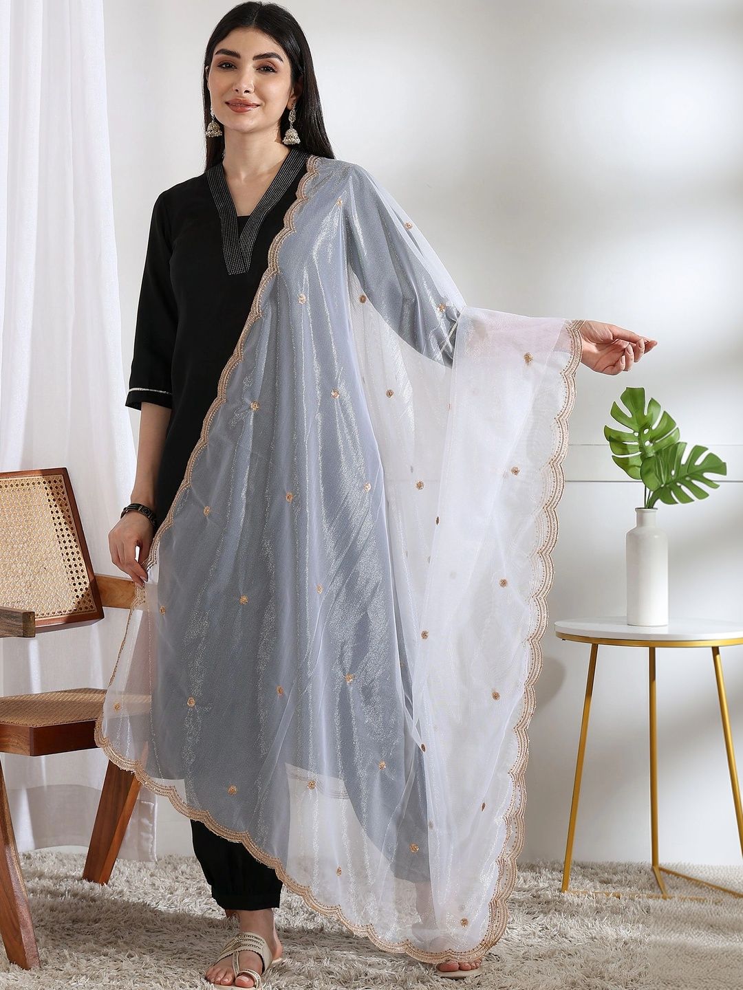 Dulha Dulhan Ethnic Motifs Embroidered Dupatta with Thread Work-picture-22