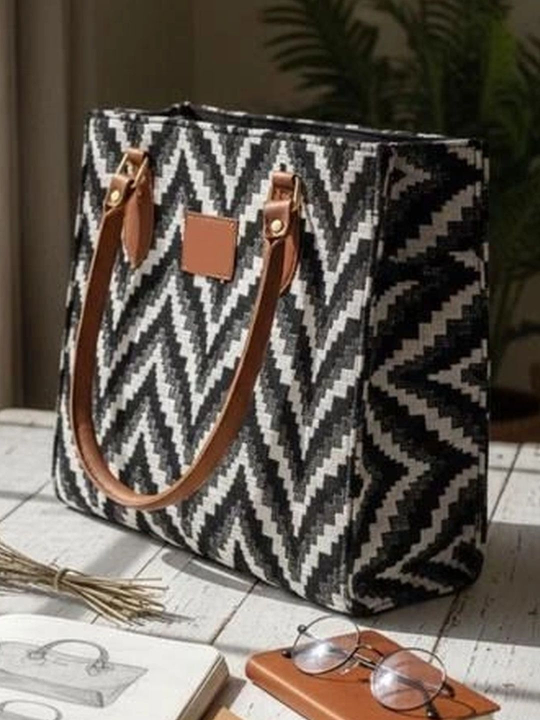 SIDDHASWARI Printed Structured Handheld Bag-picture-10