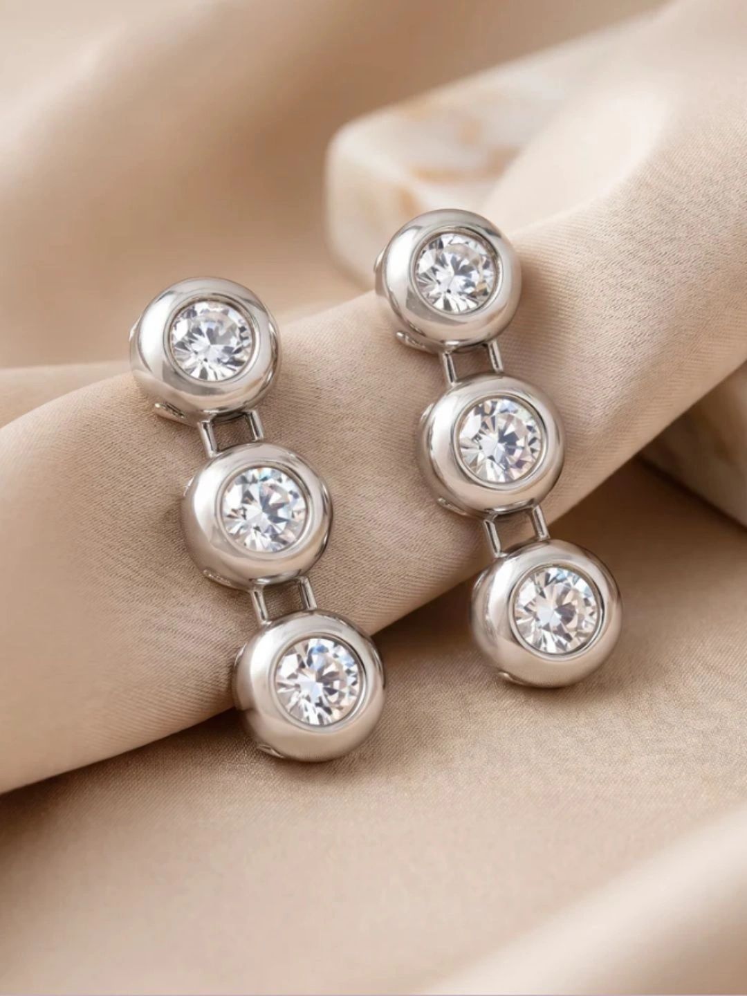 Tipsy closet Circular Drop Earrings-picture-13
