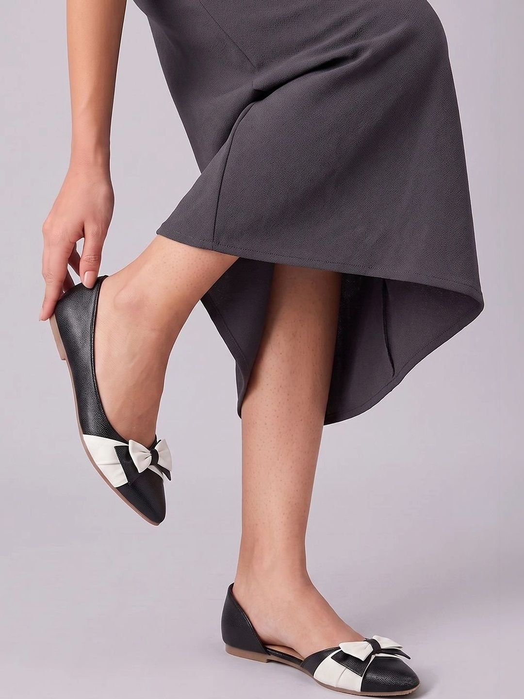 DRAG THE DEALS Women Colourblocked Open Toe Flats with Bows-picture-42