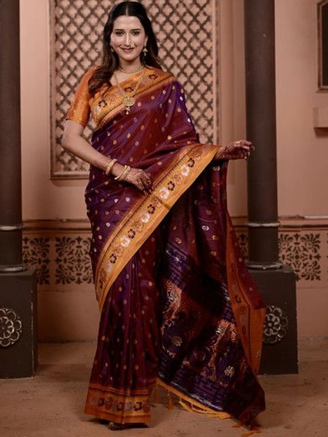 plothah Floral Zari Silk Blend Kanjeevaram Saree-picture-10