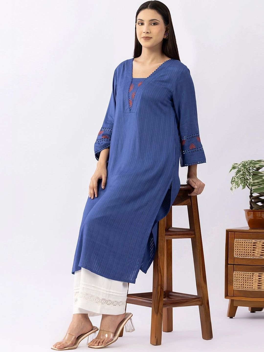 Mustard Embroidered V-Neck Flared Sleeves Thread Work Thread Work Kurti-picture-41