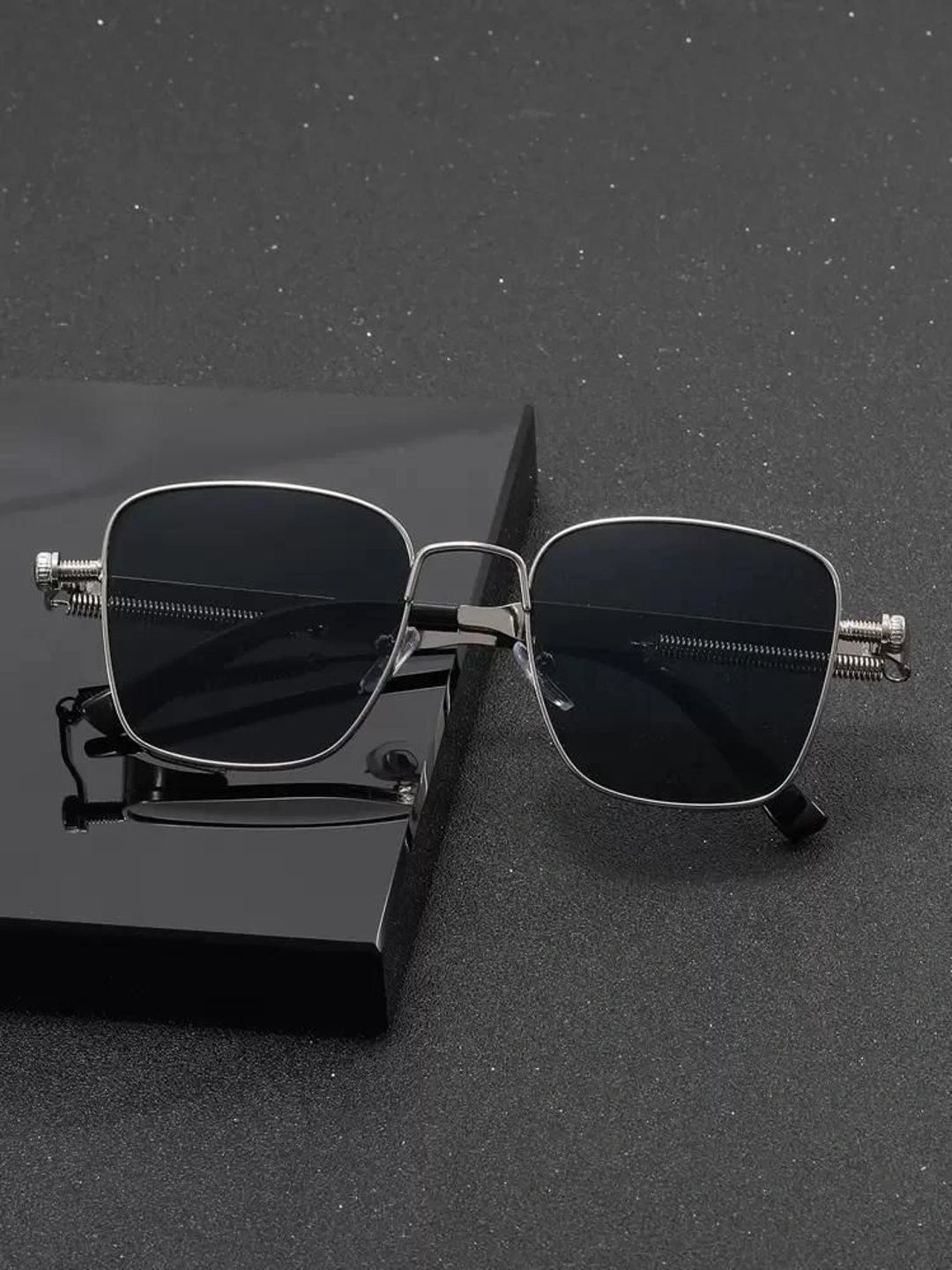 AKAYI Unisex Black Lens & Silver-Toned Rectangle Sunglasses with-image-38