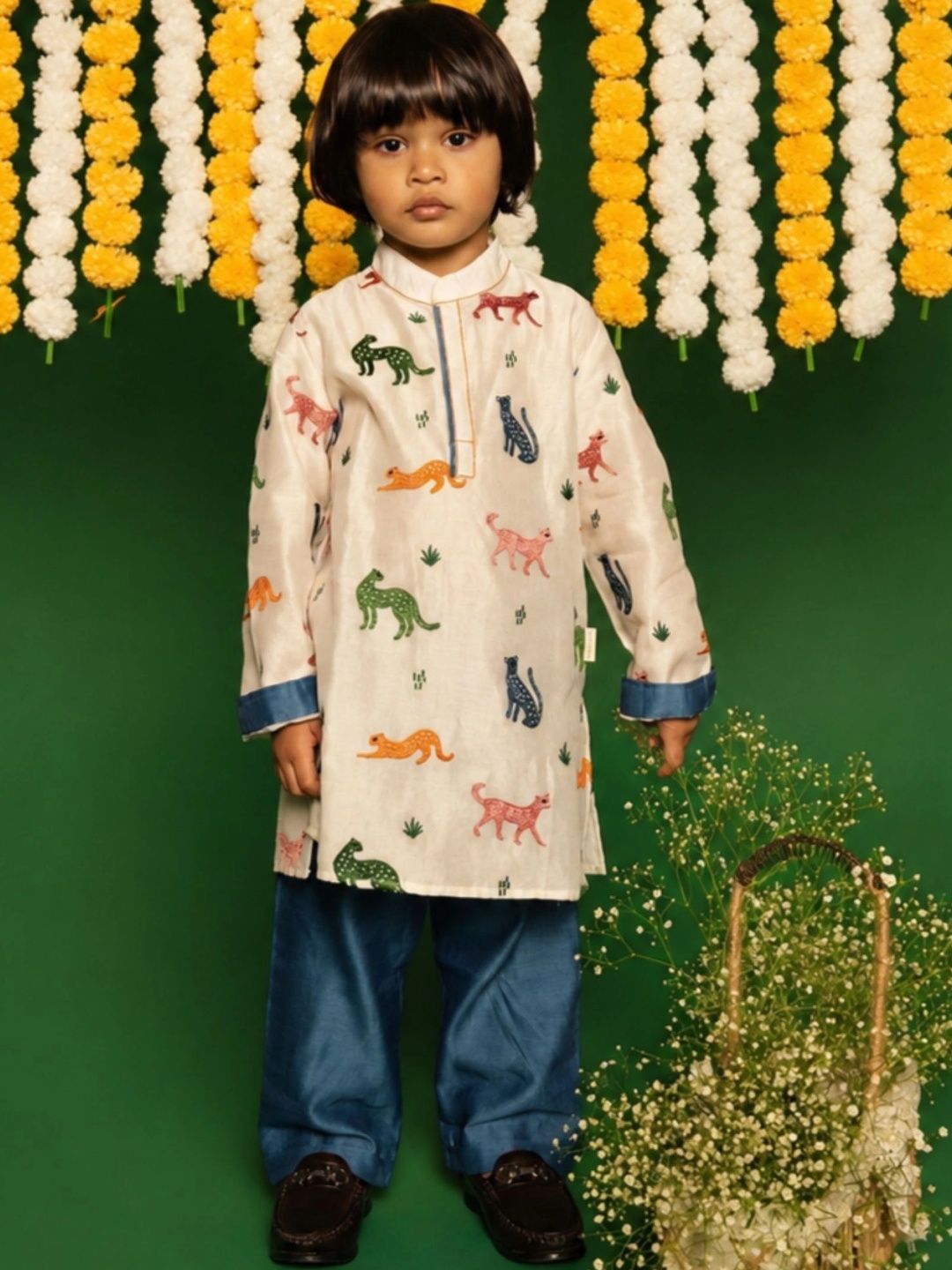 DULAAR Unisex Kids Ethnic Motifs Embroidered Regular Thread Work Pure Silk Kurta with Pyjamas-picture-34