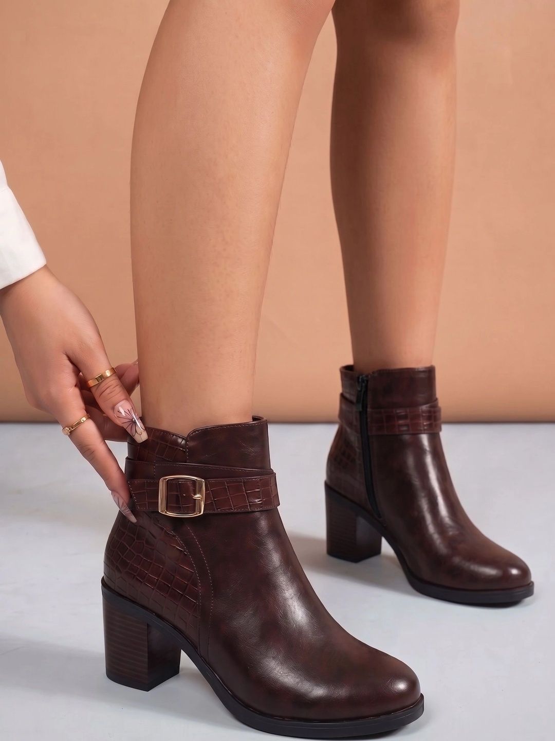 The Roadster Lifestyle Co Women Textured Round Toe Zip Regular Boots-image-24