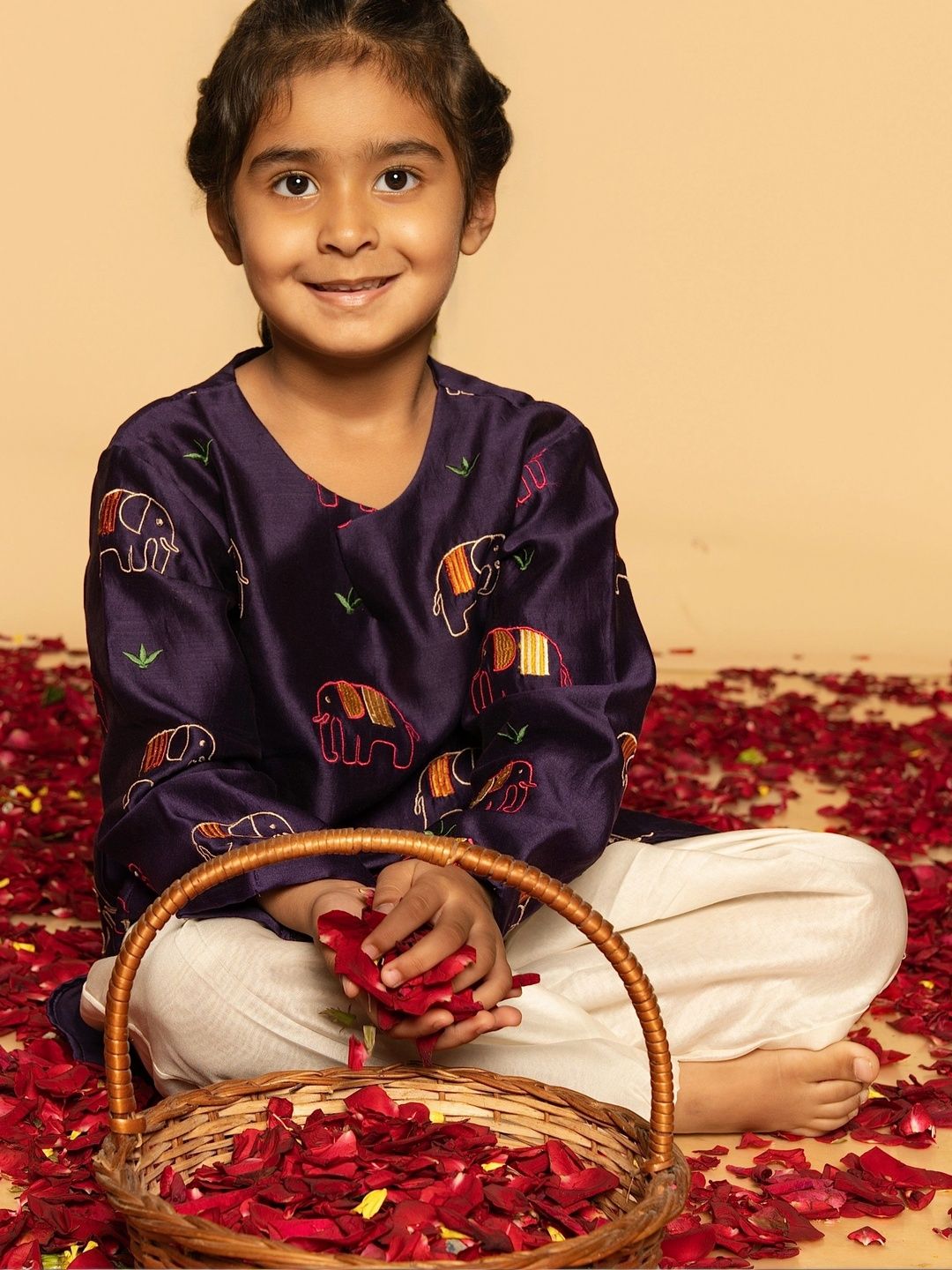 DULAAR Unisex Kids Ethnic Motifs Embroidered Regular Thread Work Pure Silk Kurta with Harem Pants-picture-27